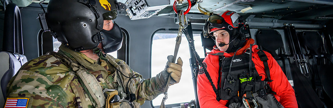 Wyoming Guard Partners with Wyoming Hoist Team for Search and Rescue Training